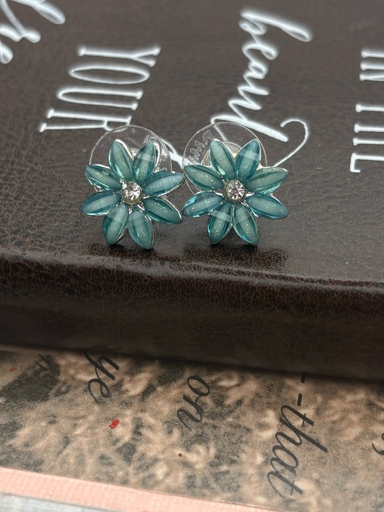 Vintage Jewelry - Vintage Teal Floral Stud Earrings Rhinestone Center Y2K Cottagecore